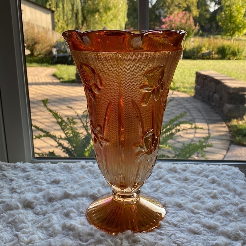 GORGEOUS~’JEANETTE MARIGOLD’ ~CARNIVAL GLASS VASE~ART DECO RIBBING~1930’s~G21**
